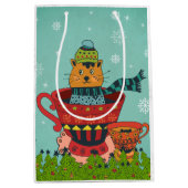Whimsical Cat Sitting a Teacup Kerstmis Medium Cadeauzakje (Voorkant)