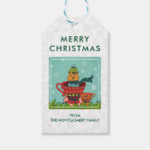 Whimsical Cat Sitting a Teacup Merry Kerstmis Cadeaulabel (Voorkant)