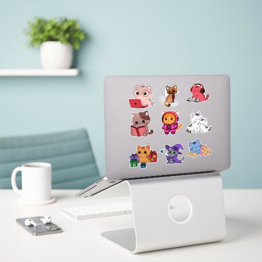 Whimsical Cat Sticker Pack (Laptop op bureau)