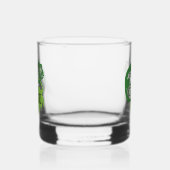Whimsical Chameleon die op het Hops Monogram klimt Whisky Glas (Links)