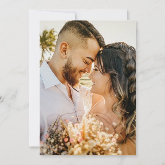 Whimsical Charm Wild Flower Krans Foto Huwelijk Kaart (Achterkant)