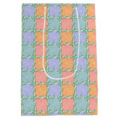 Whimsical Checkered Tegel met Bladerige Vines Medium Cadeauzakje (Achterkant)