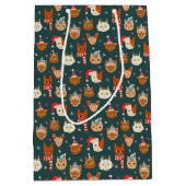 Whimsical Christmas Cat Pattern Green Medium Cadeauzakje (Voorkant)