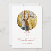 Whimsical Christmas Photo Card with Red Bow Feestdagenkaart (Achterkant)