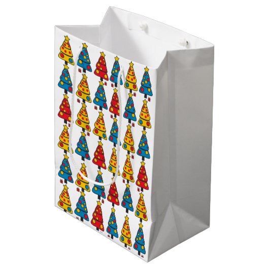 Whimsical Christmas Trees Medium Cadeauzakje (Voorkant Gekanteld)