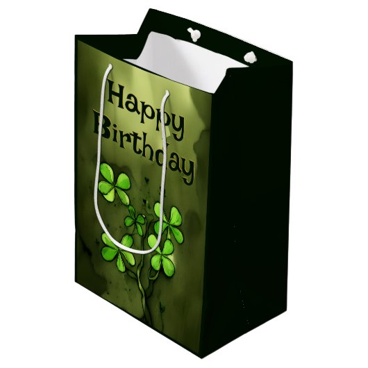Whimsical Clovers Irish Happy Birthday Medium Cadeauzakje (Voorkant Gekanteld)