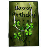Whimsical Clovers Irish Happy Birthday Medium Cadeauzakje (Voorkant)
