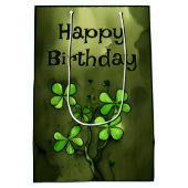 Whimsical Clovers Irish Happy Birthday Medium Cadeauzakje (Achterkant)
