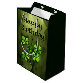 Whimsical Clovers Irish Happy Birthday Medium Cadeauzakje (Achterkant Gekanteld)