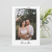 Whimsical Coquette Handgeschreven Boog Bruiloft Bedankkaart (Staand voorkant)