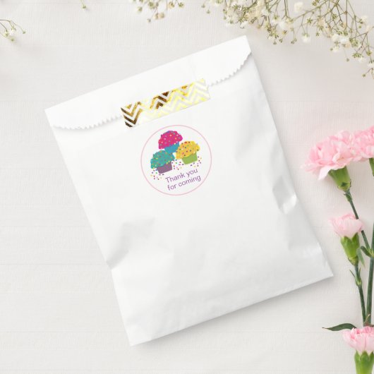 Whimsical Cupcakes Birthday Sprinkle Frosting Bedankzakje (Gezegeld)