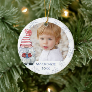 Whimsical Cute Gnome Snowflake Fotonaam Jaar Keramisch Ornament