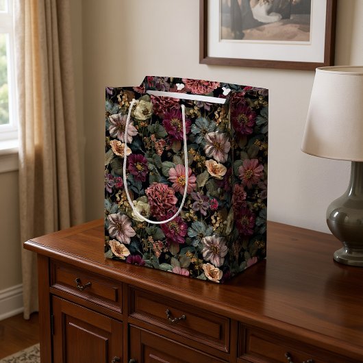 Whimsical Dark Moody Gemuteerd Roze en Groene Bloe Medium Cadeauzakje