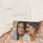 Whimsical Desert Beige Faded Foto Bridesmaid Kaart<br><div class="desc">Deze witte, woestijnbeige, gevlekte fotobruidkaart is perfect voor je eenvoudige, rustige, westerne beige en terracotta aardentonen bruiloft. Het neutrale aardeboho kleurenpalet is zuidwest met een modern retro-gevoel. Het manuscript is een delicate minimalistische handgeschreven kalligrafie die vrij elegant en romantisch is. Het product is bewerkbaar en beschikt over voldoende lege ruimte,...</div>