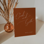 Whimsical Desert | Terracotta Kaarten en Gift Reclamebord Met Voetstuk<br><div class="desc">Deze witte woestijn | terracotta-kaarten het cadeaubord is perfect voor je eenvoudige, rustige westerne beige en terracotta-aardtones bruiloft. Het neutrale aardeboho kleurenpalet is zuidwest met een modern retro-gevoel. Het manuscript is een delicate minimalistische handgeschreven kalligrafie die vrij elegant en romantisch is. Het product is bewerkbaar en beschikt over voldoende lege...</div>