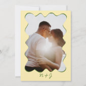 Whimsical Doodle Foto Monogram Gele bruiloft Kaart (Achterkant)