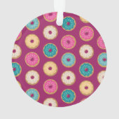 Whimsical Doughnut Pattern op Paars Ornament (achterkant)