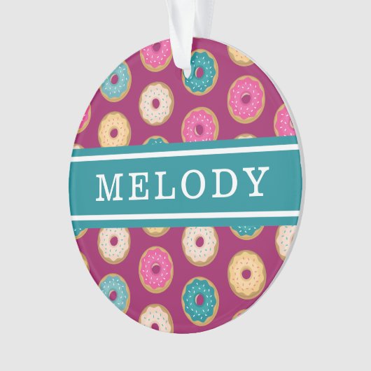 Whimsical Doughnut Pattern op Paars Ornament (voorkant)