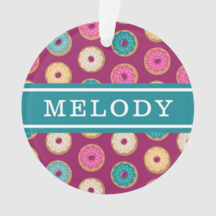 Whimsical Doughnut Pattern op Paars Ornament