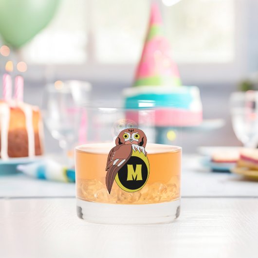 Whimsical Eastern Screech Owl Monogram Whisky Glas (Insitu (Verjaardag))