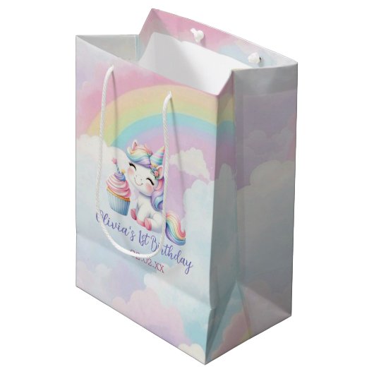 Whimsical Eenhoorn Regenboog Verjaardagsfeest Gift Medium Cadeauzakje (Voorkant Gekanteld)