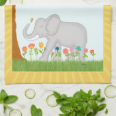 Whimsical Elephant Natuur Scene Illustratie Theedoek (Gevouwen)
