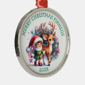 Whimsical Elf en Rendier Kerstmis gepersonaliseerd Metalen Ornament (Rechts)