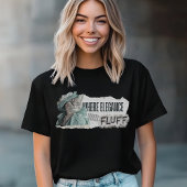 Whimsical en elegante kat met speelse typografie t-shirt