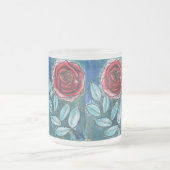 Whimsical Expressionistische Rode Roos Teal Blader Matglas Koffiemok (Center)