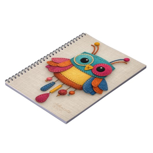 Whimsical Felt Owl Notebook – Colorful Handmade Notitieboek (Linkerzijde)
