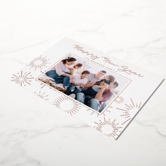 Whimsical Fireworks Photo Happy New Year Roos Gold Folie Feestdagenkaart (Gedraaid)