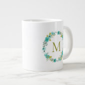 Whimsical Floral Wreath Monogram Grote Koffiekop (Voorkant rechts)