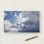 Whimsical fluffy clouds in bright blue Cornish Sky Post-it® Notes (Op bureau)