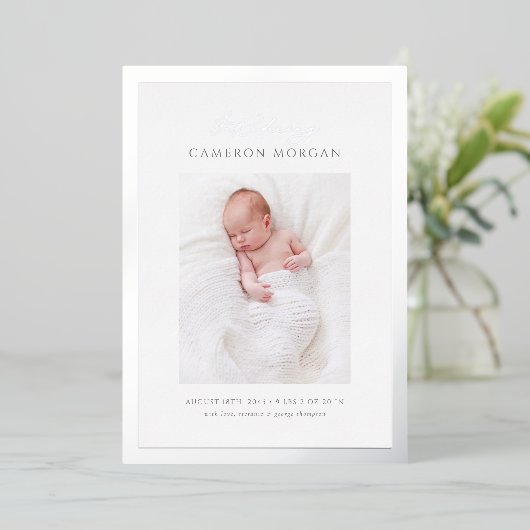 Whimsical foto Zilveren Folie Geboorte Aankondigin Folie Uitnodiging (Staand Voorkant)