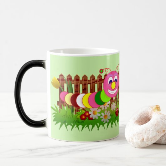 Whimsical Garden Bug Green Fence Funky Cute Kind Magische Mok (Met donut)