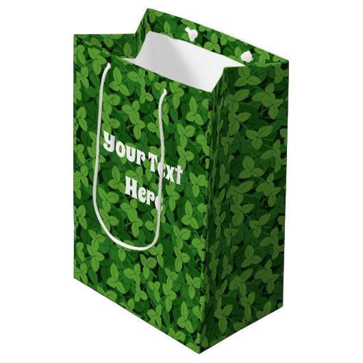 Whimsical Garden Strawberry Leaves Gift Paper Bag Medium Cadeauzakje (Voorkant Gekanteld)