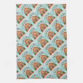 Whimsical Gingerbread House Kerstscene Theedoek (Verticaal)