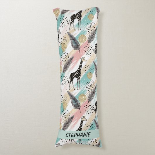 Whimsical Giraffe Polka Dot Pattern – Pastel Lichaamskussen (Voorkant Verticaal)