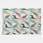 Whimsical Giraffe Polka Dot Pattern – Pastel Theedoek (Horizontaal)
