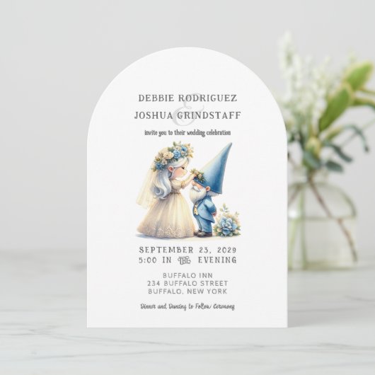 Whimsical Gnomes Fun Wedding Invitation  Kaart (Staand voorkant)