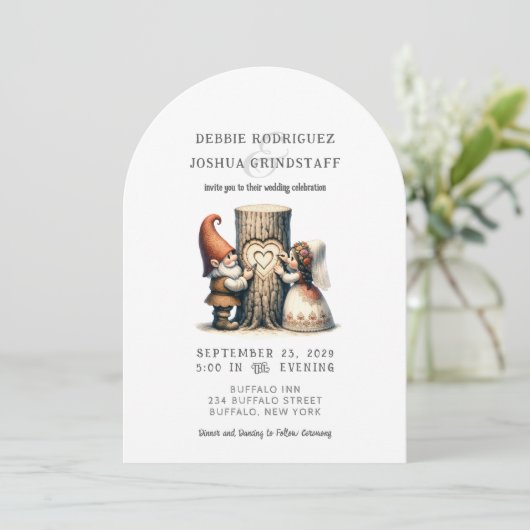 Whimsical Gnomes Fun Wedding Invitation  Kaart (Staand voorkant)