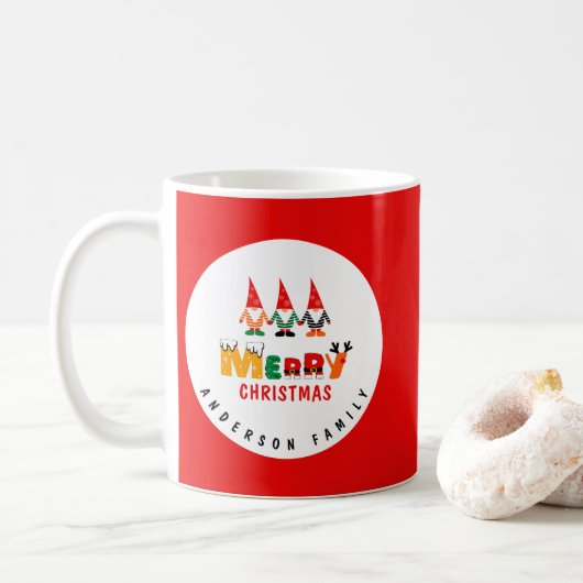Whimsical Gnomes met de naam Red Merry Christmas Koffiemok (Met donut)
