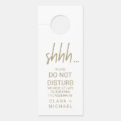 Whimsical Gold Calligraphy Hotel Wedding Guest Deurhanger (Voorkant)