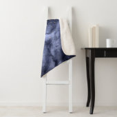 whimsical gold mandala confetti design sherpa deken (In situ)