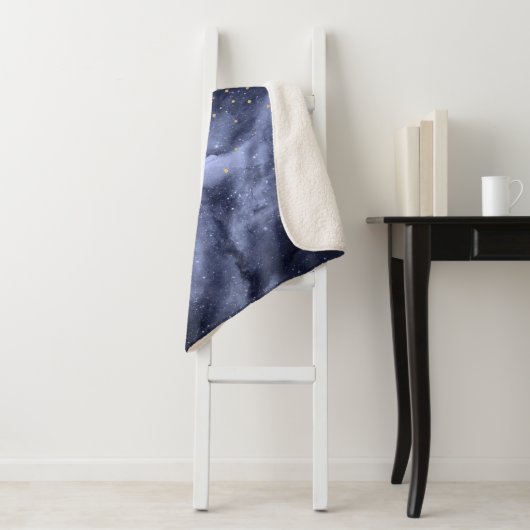 whimsical gold mandala confetti design sherpa deken (In situ)