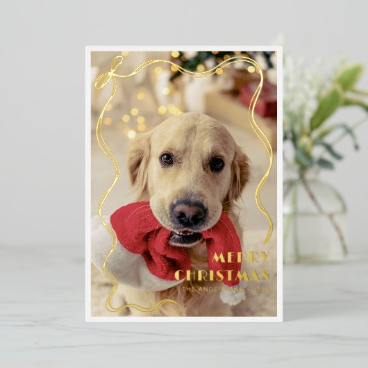 Whimsical Golden Ribbon Pet Foto Vrolijk Kerstfees Folie Feestdagenkaart (Staand Voorkant)