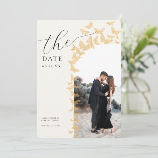 Whimsical gouden vlinders Boho foto boog bruiloft Save The Date (Staand voorkant)