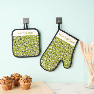 Whimsical Green Polka Dot Doodles Pattern Ovenwant & Pannenlap Set