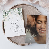 Whimsical Greenery en Gold Monogram Foto Wedding Kaart