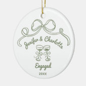 Whimsical Hand Drawn Christmas Engaged Keramisch Ornament (Links)